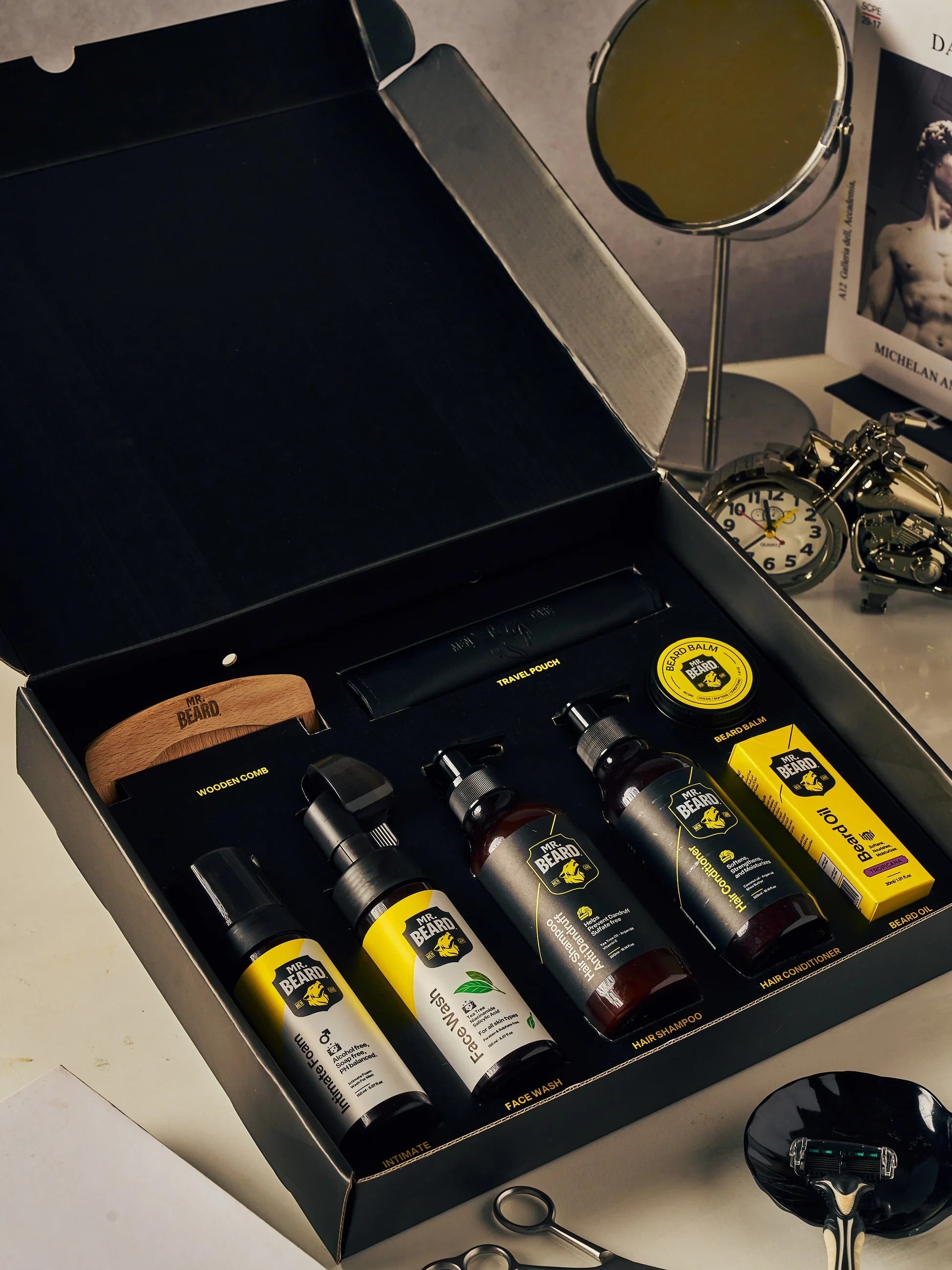 likemoon.shop The Wolf Pack Kit grooming set featuring beard oil, shampoo, face wash, and wooden comb in a gift box.